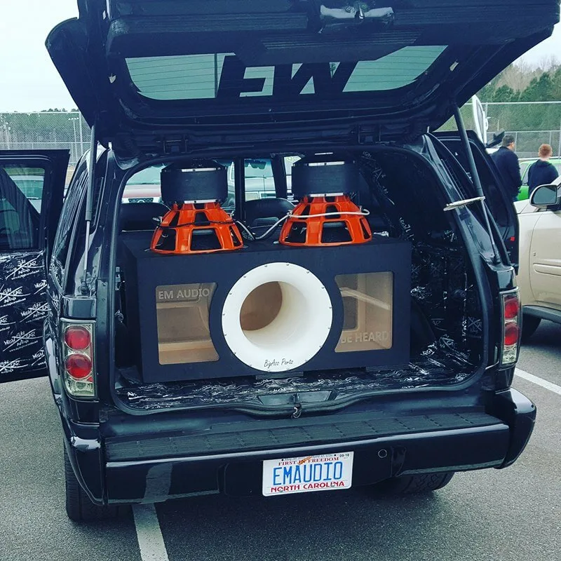Competition SUV build with an EM Audio subwoofer wall and port