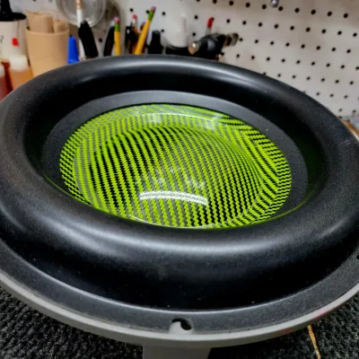 LIME GREEN/BLACK CARBON DUST CAP 6.5" ONLY